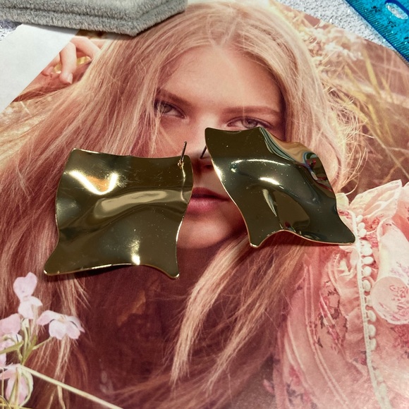 Gold Tone Big Earrings - Picture 2 of 3